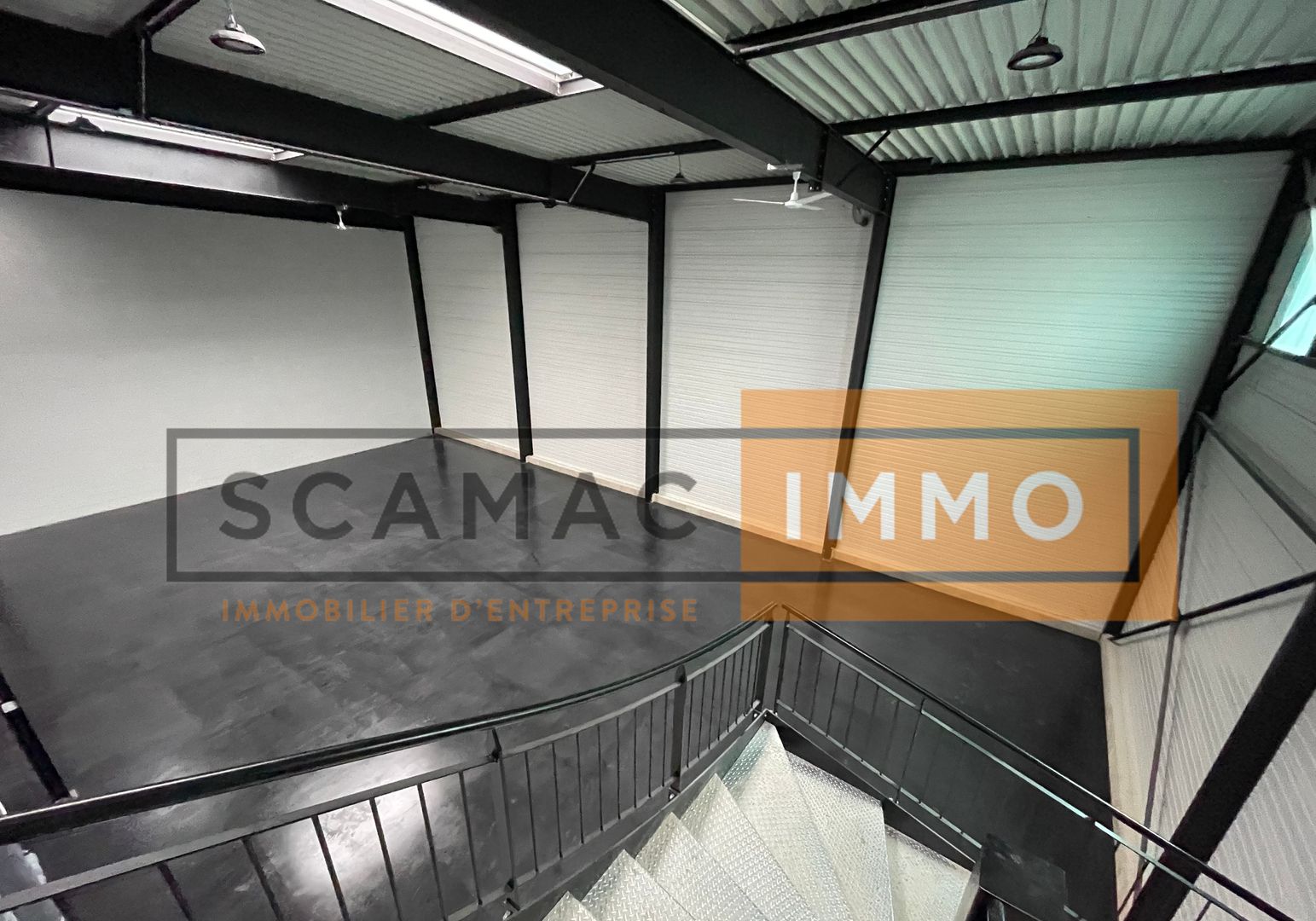 local d'activités de 472m², Courtry (Seine-et-Marne)