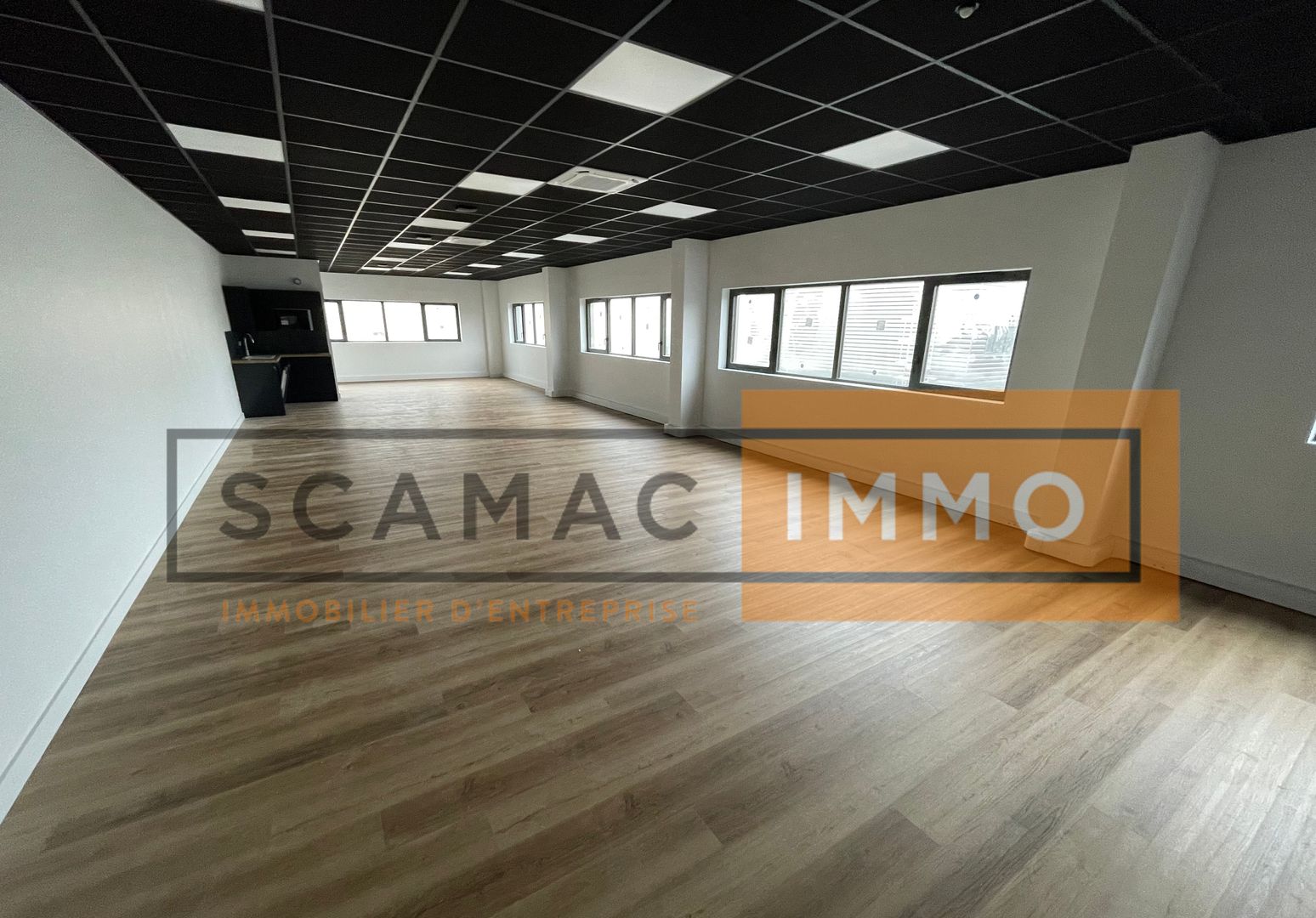 local d'activités de 239m², Courtry (Seine-et-Marne)