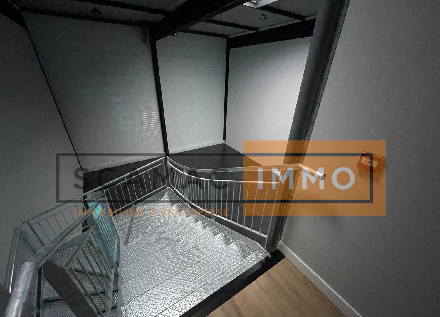 local d'activités de 239m², Courtry (Seine-et-Marne)