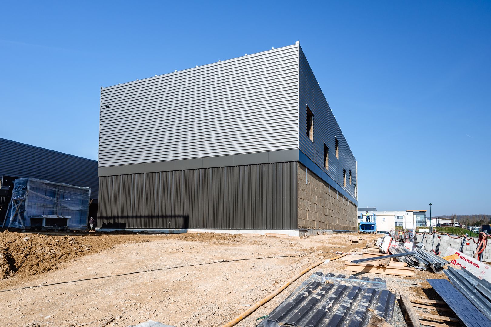 local d'activités de 478m², Courtry (Seine-et-Marne)