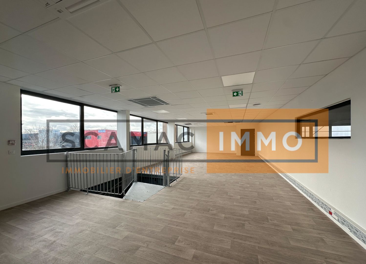 local d'activités de 1 104m², Torcy (Seine-et-Marne)