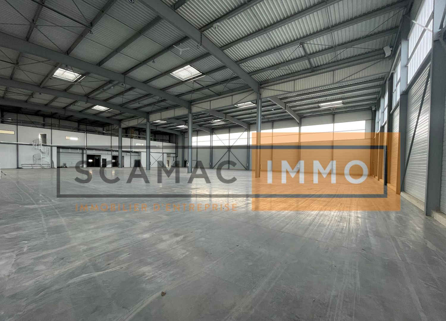 local d'activités de 3&nbsp;269m², Torcy (Seine-et-Marne)