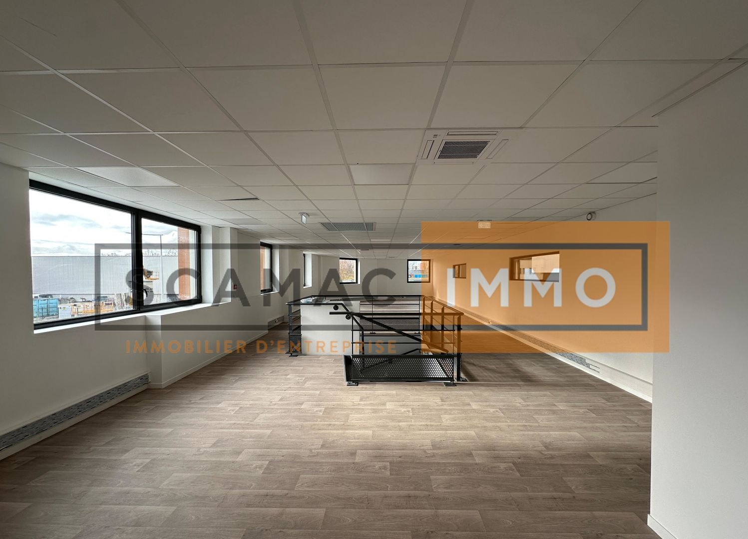 local d'activités de 3&nbsp;269m², Torcy (Seine-et-Marne)