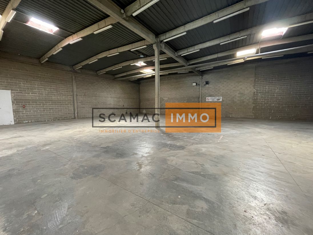 local d'activités de 911m², Torcy (Seine-et-Marne)
