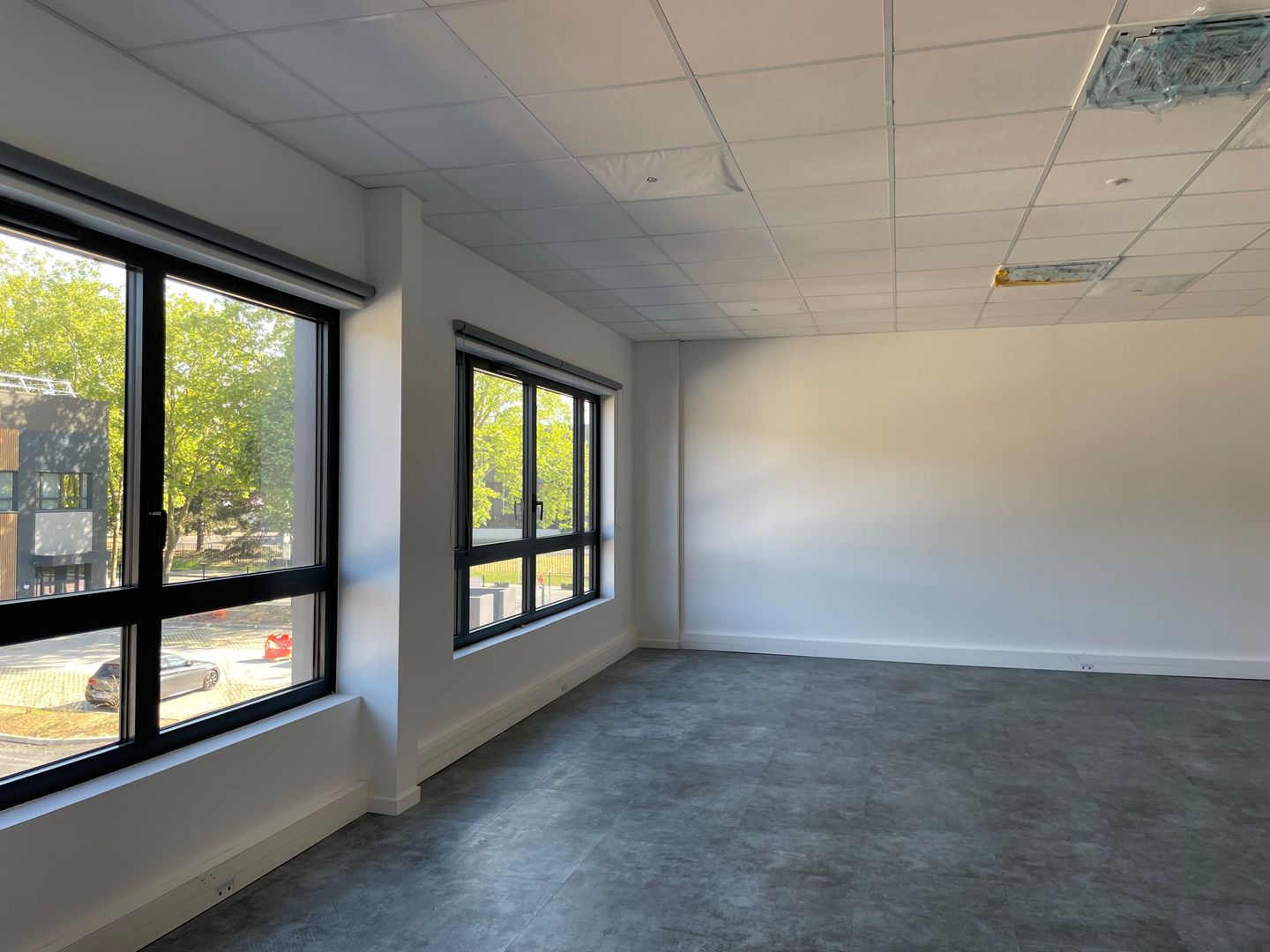 local d'activités de 452m², Trappes (Yvelines)