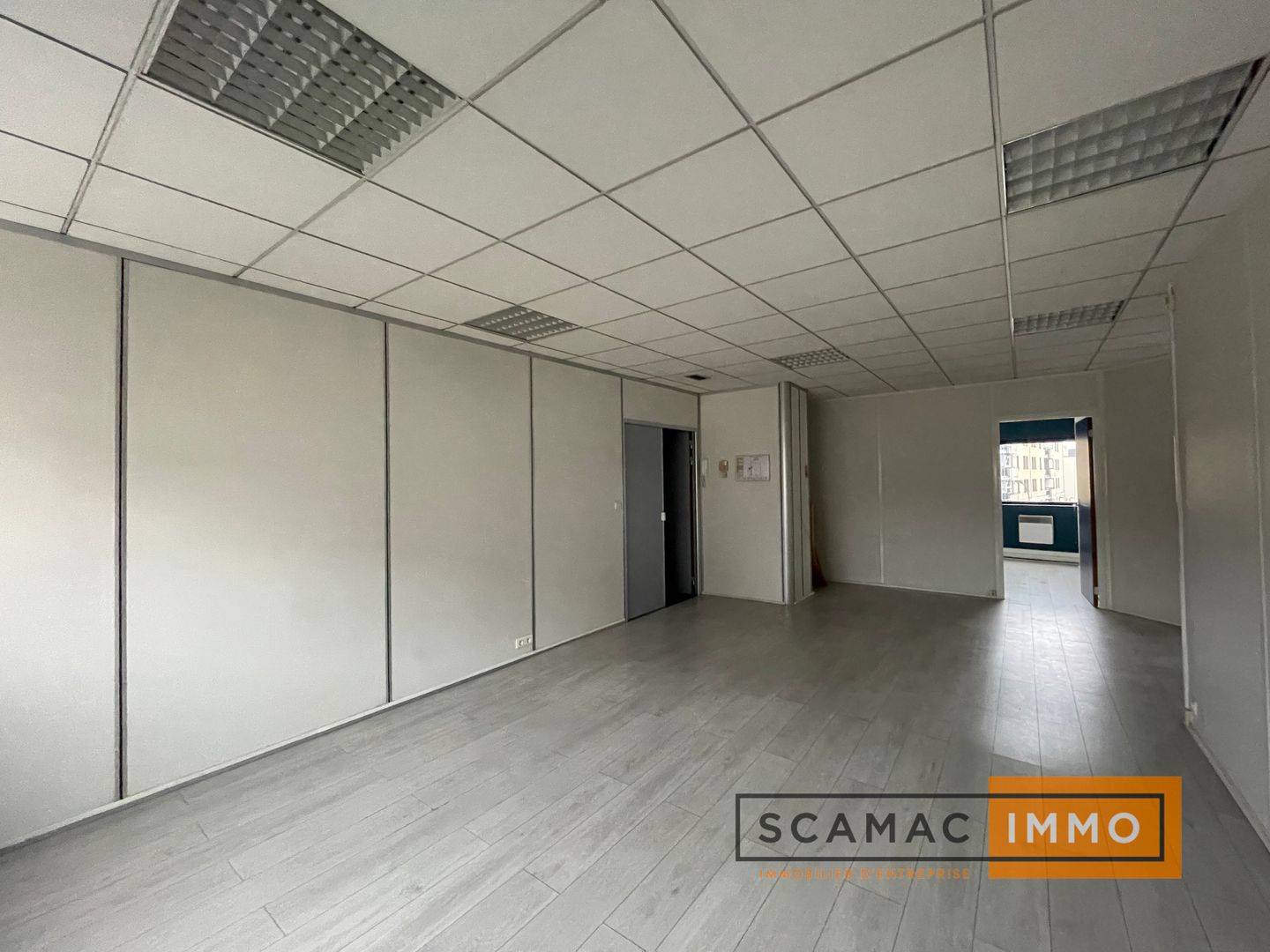 bureau de 95m², Chilly-Mazarin (Essonne)
