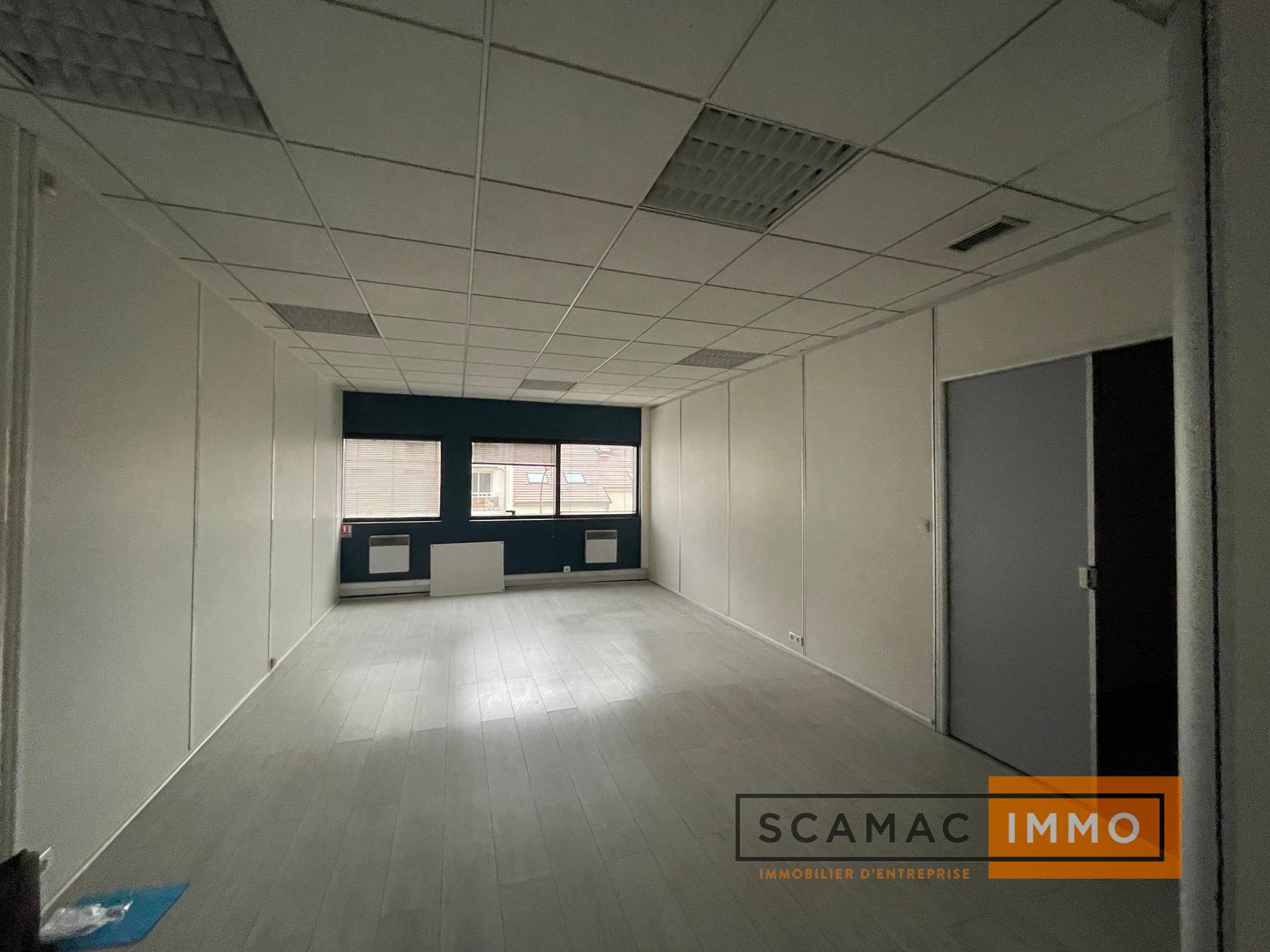 bureau de 95m², Chilly-Mazarin (Essonne)