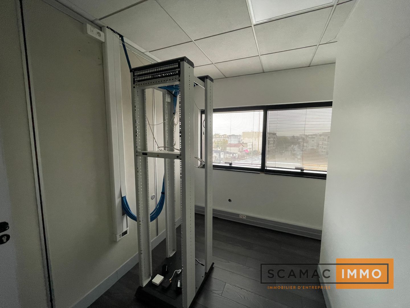 bureau de 111m², Chilly-Mazarin (Essonne)