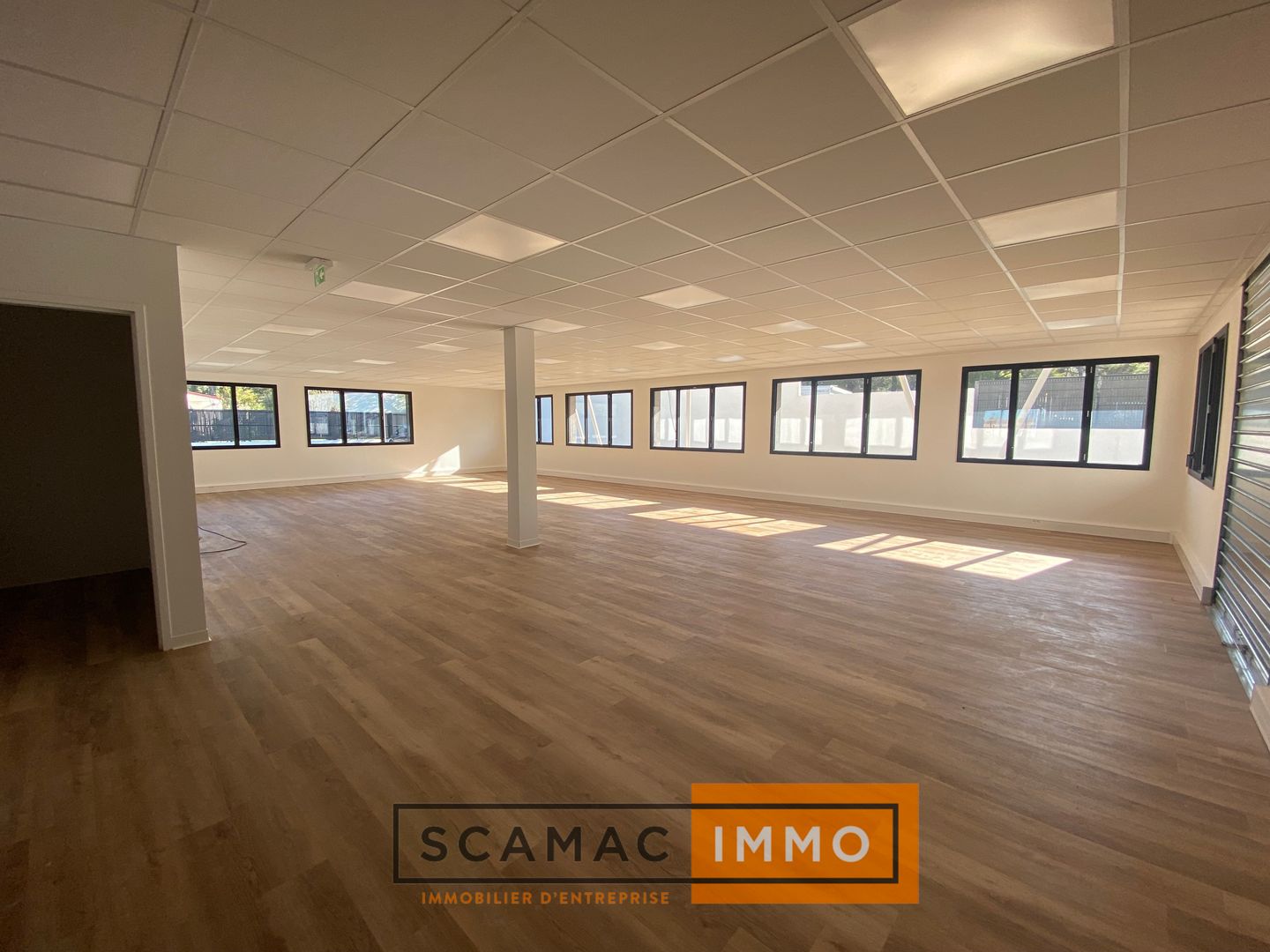 bureau de 130m², Éguilles (Bouches-du-Rhône)