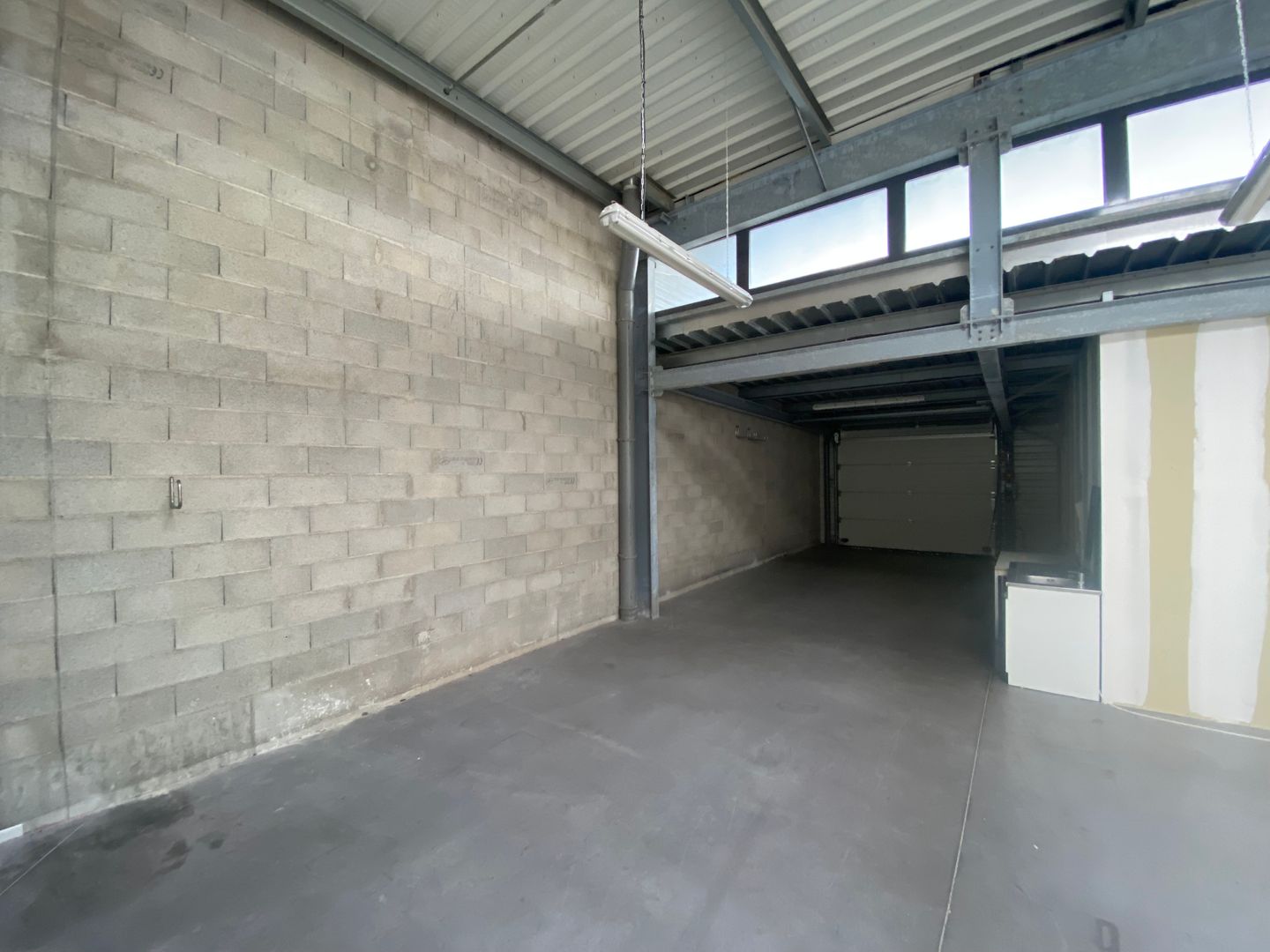 local d'activités de 295m², La Farlède (Var)