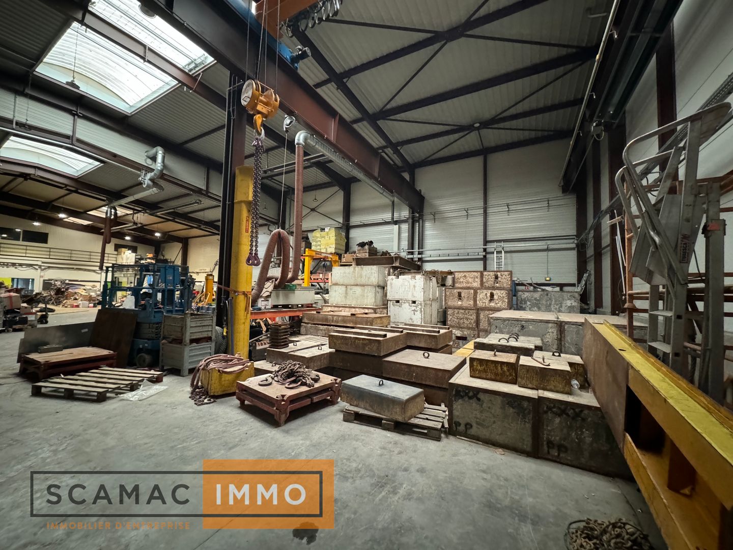 entrepôt de 1 605m², Linas (Essonne)