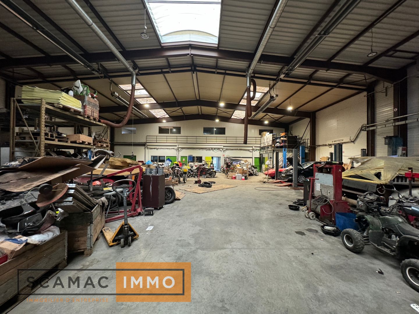 entrepôt de 1 605m², Linas (Essonne)
