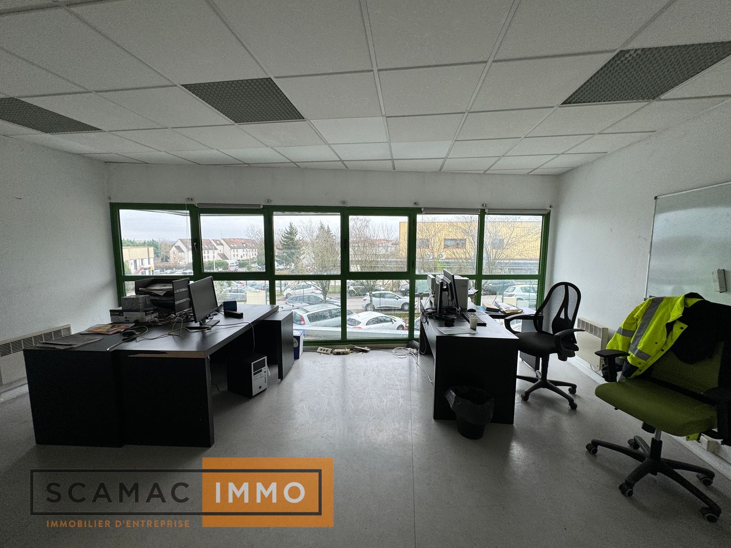 entrepôt de 1 605m², Linas (Essonne)