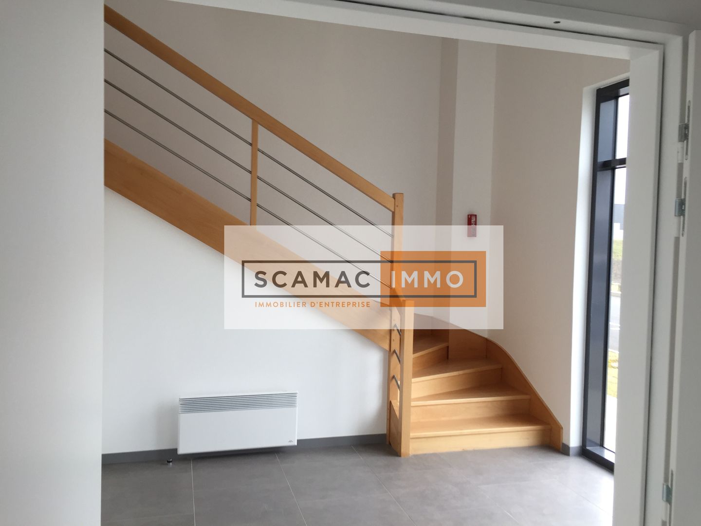 local d'activités de 235m², Lieusaint (Seine-et-Marne)