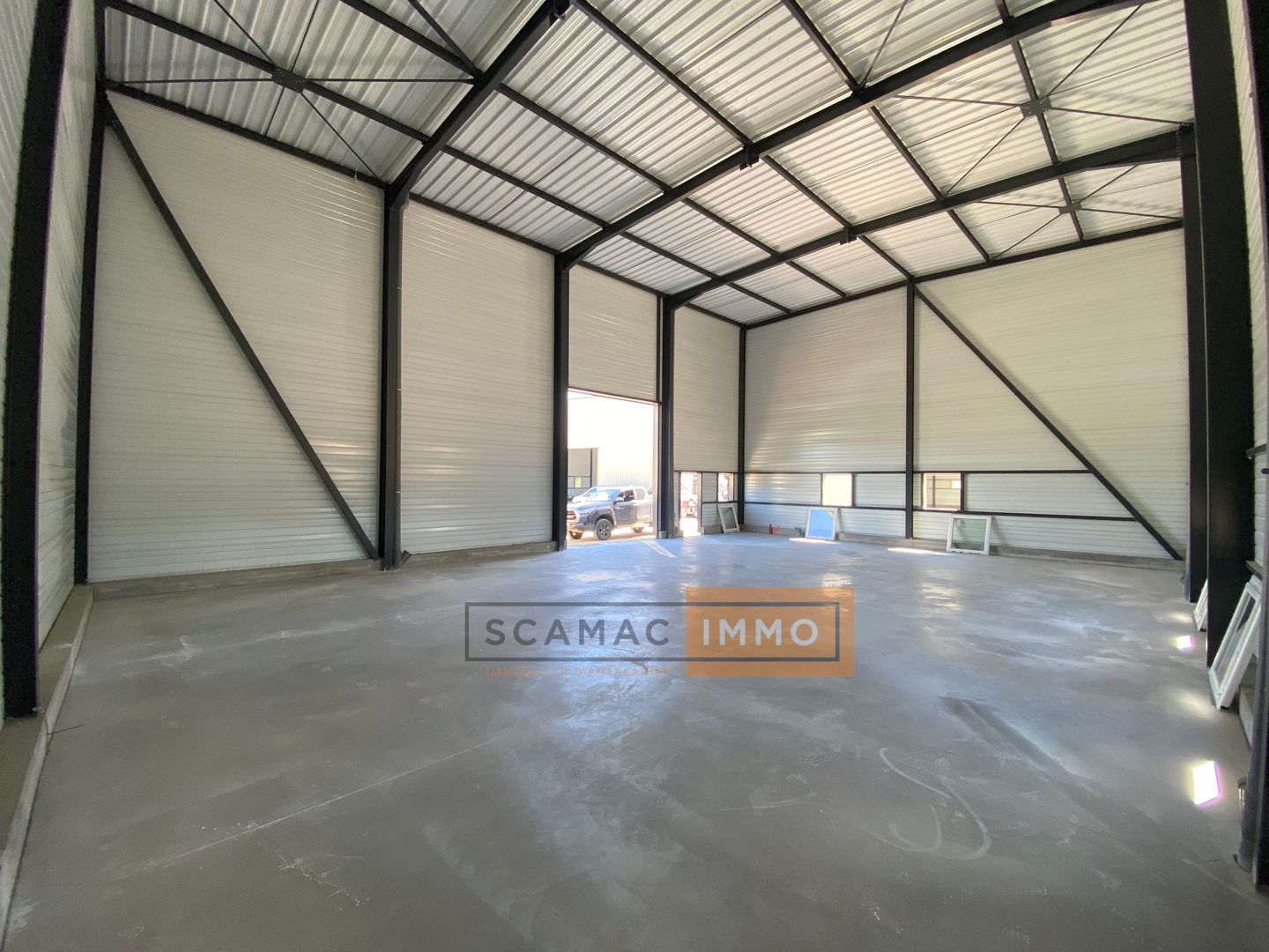 entrepôt de 200m², Brignoles (Var)