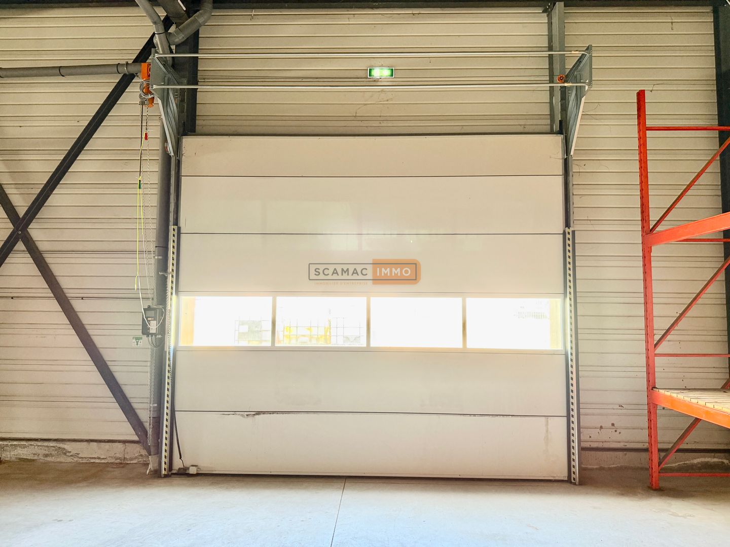 entrepôt de 240m², Fréjus (Var)