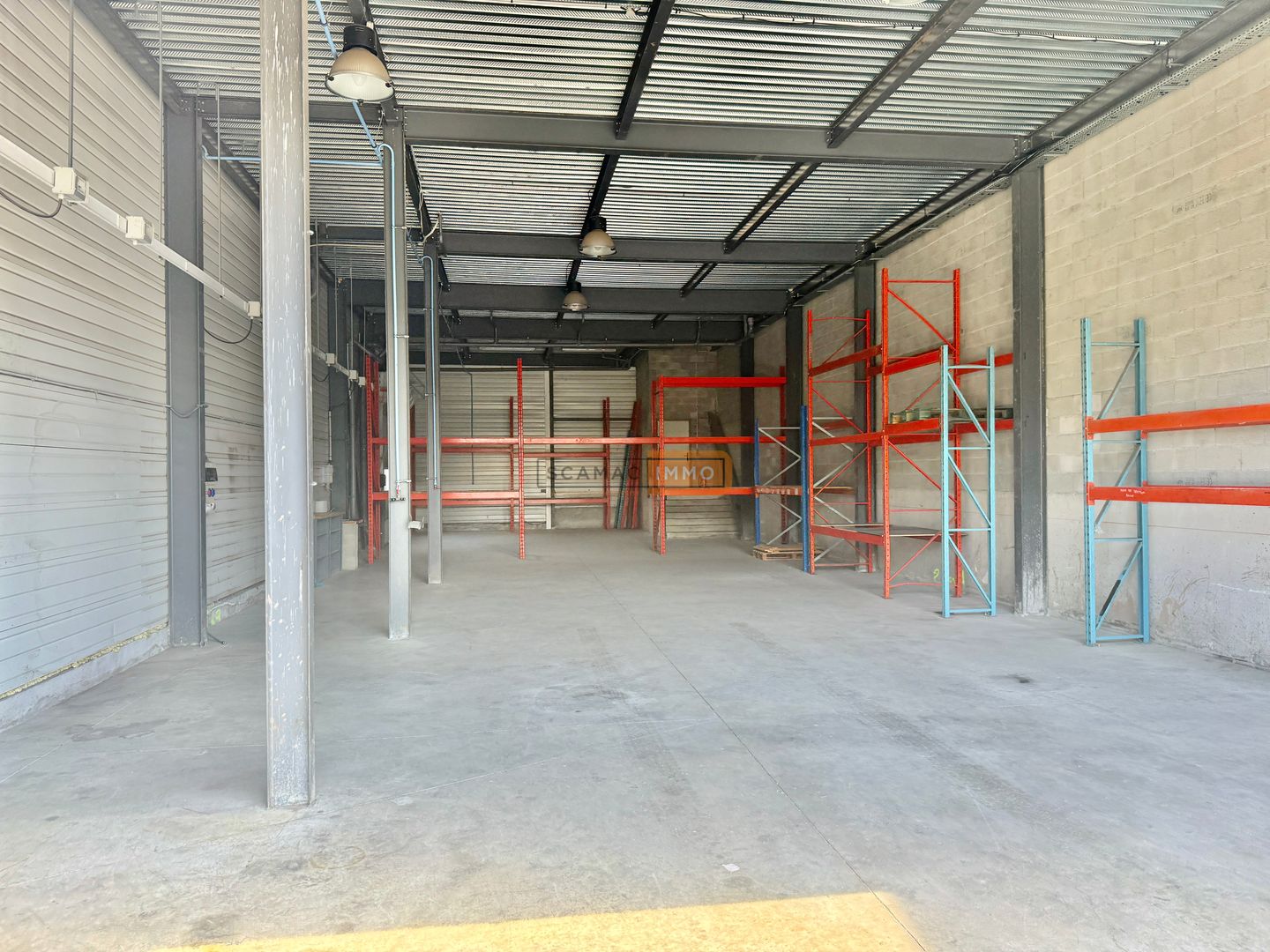 entrepôt de 240m², Fréjus (Var)