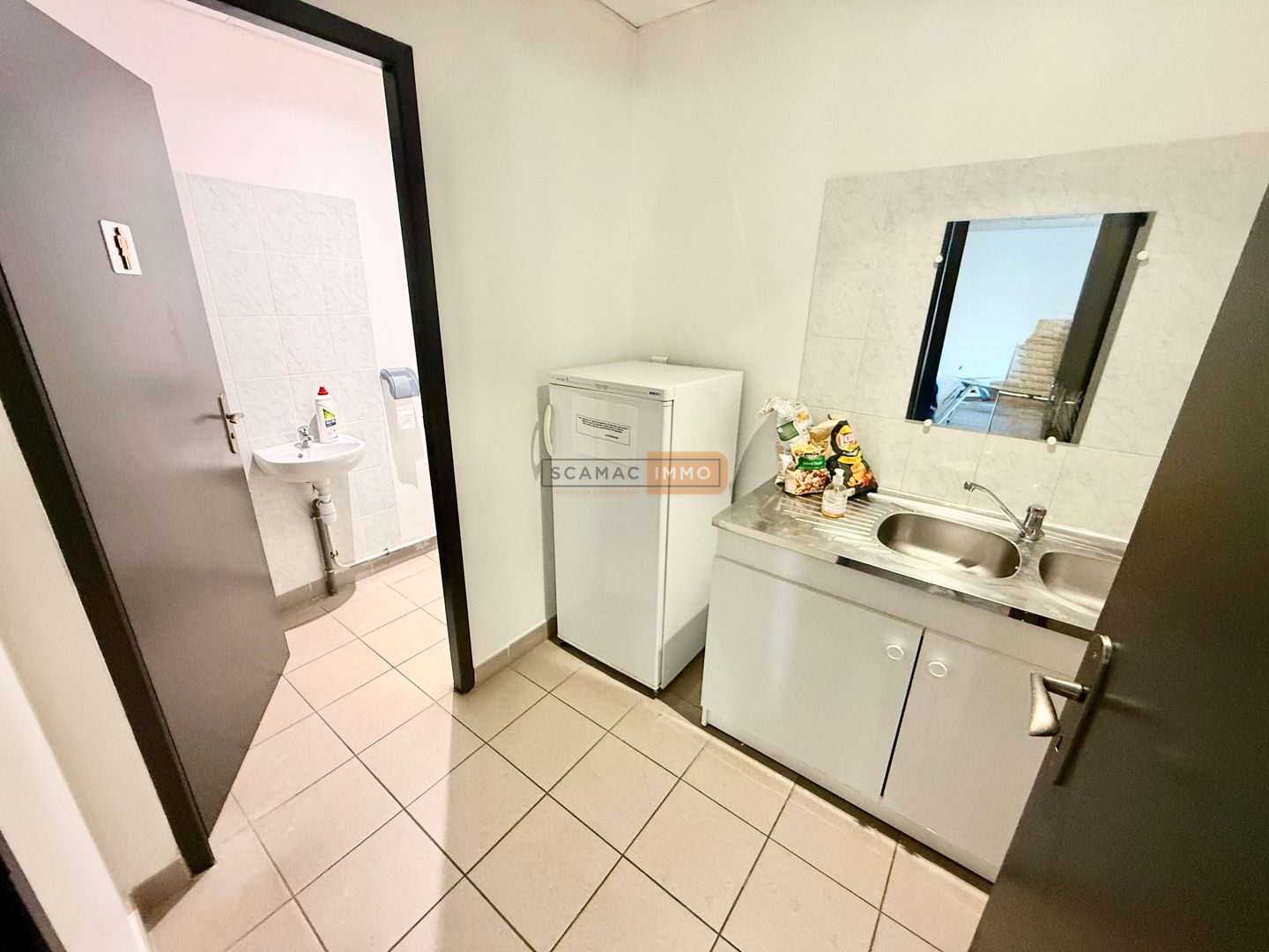 entrepôt de 276m², Fréjus (Var)