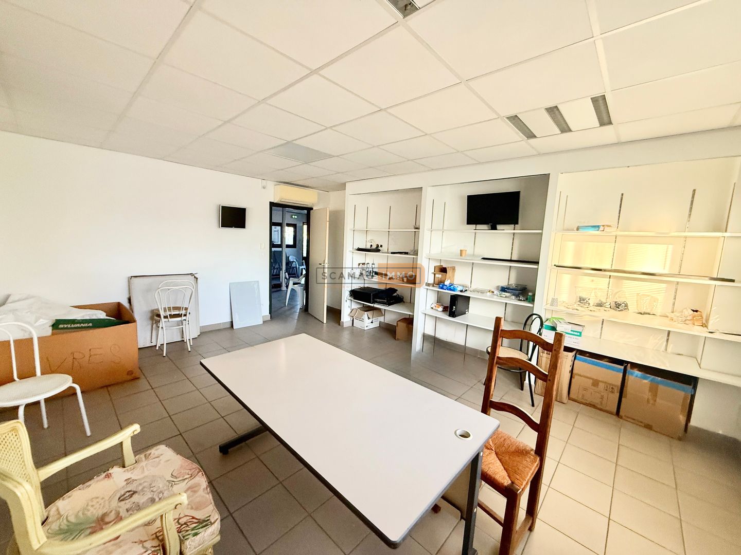 entrepôt de 276m², Fréjus (Var)