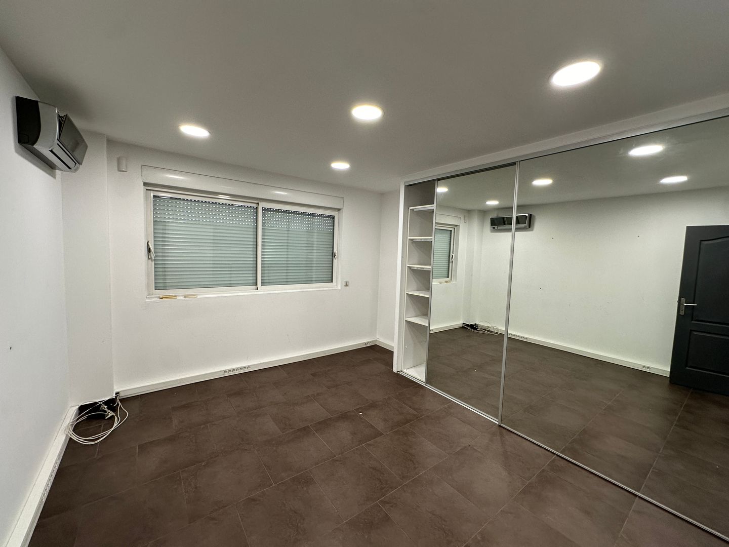 entrepôt de 220m², Roquebrune-sur Argens (Var)