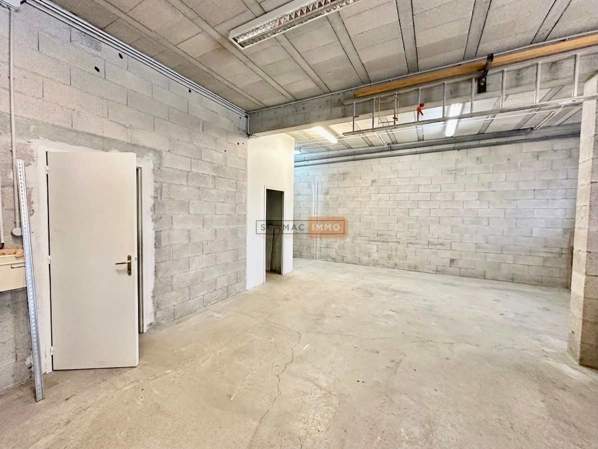 local d'activités de 190m², Le Muy (Var)