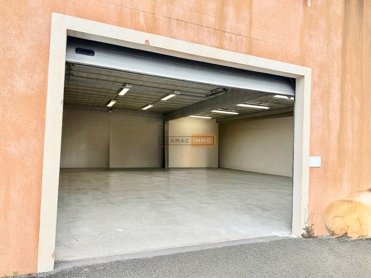 local d'activités de 190m², Le Muy (Var)