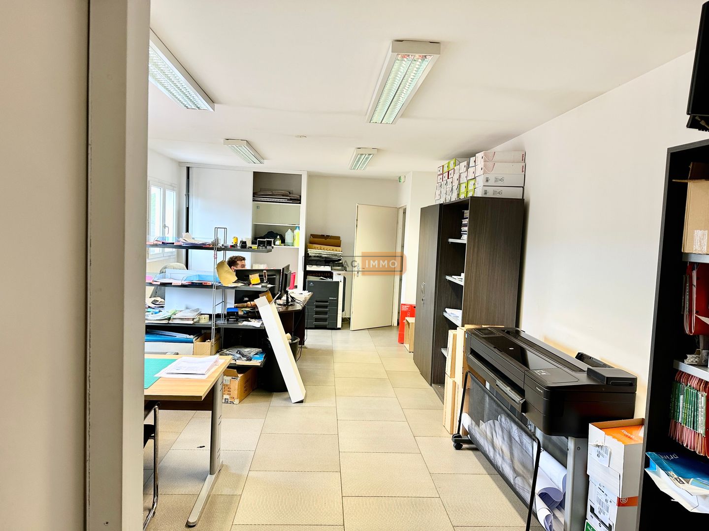 local d'activités de 190m², Le Muy (Var)