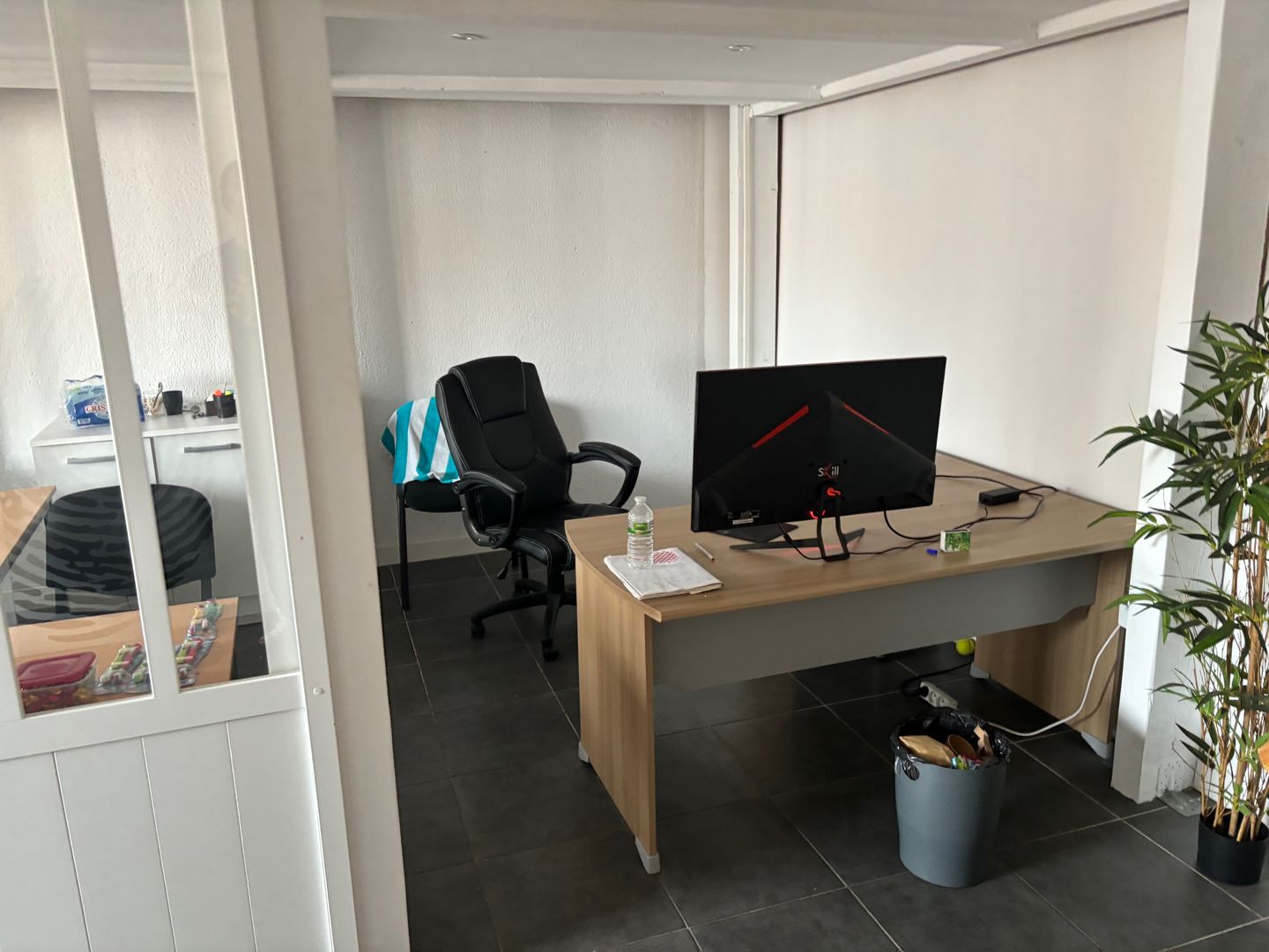 local d'activités de 55m², Puget-sur Argens (Var)