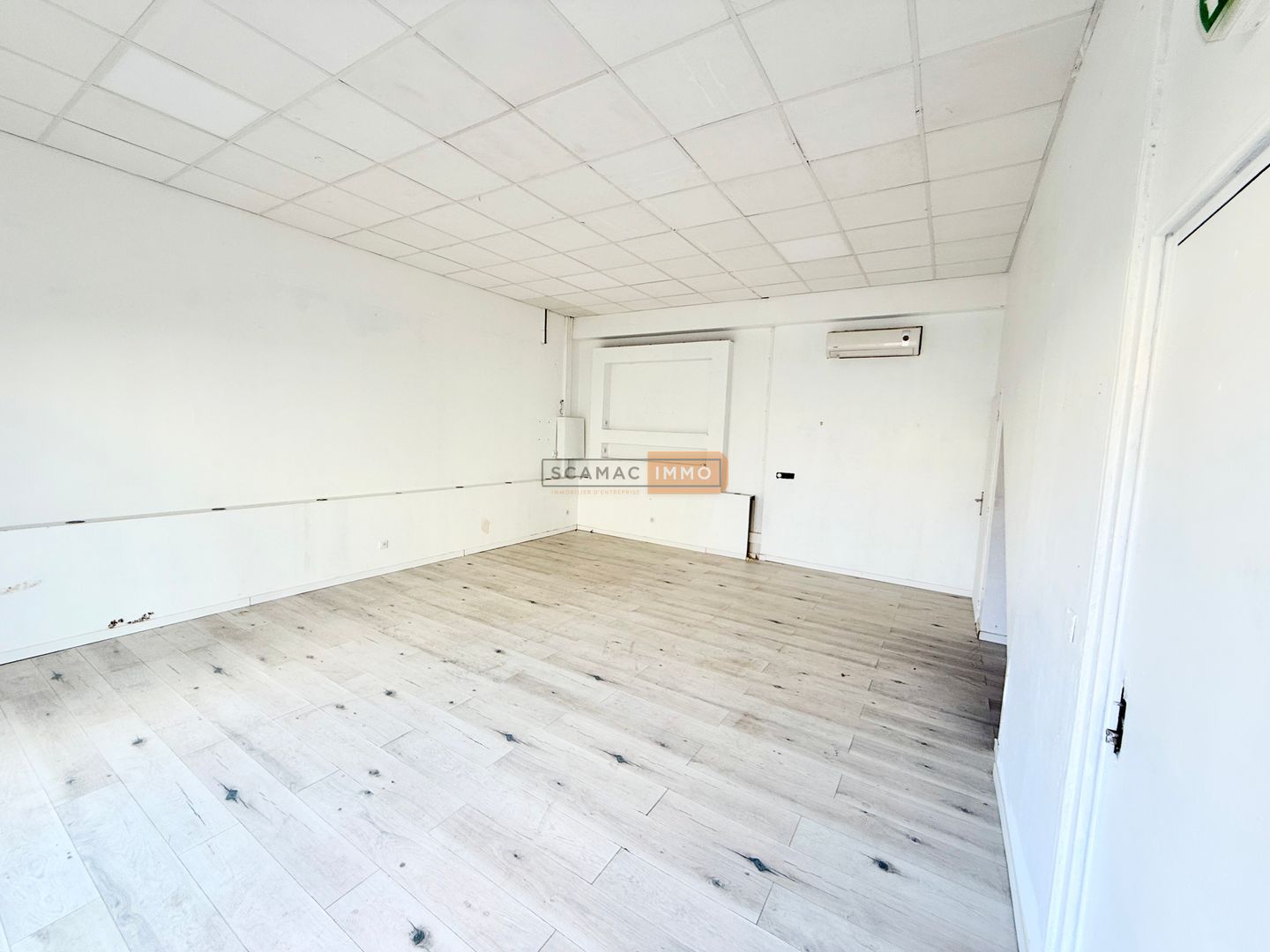 local d'activités de 40m², Puget-sur Argens (Var)