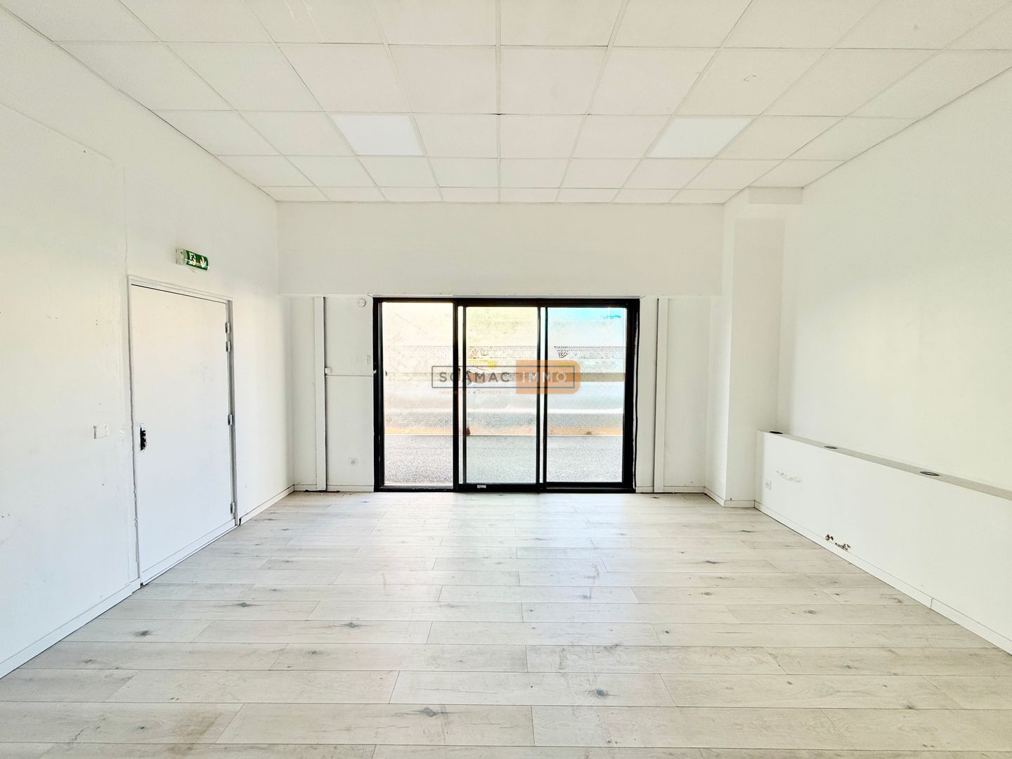 local d'activités de 40m², Puget-sur Argens (Var)