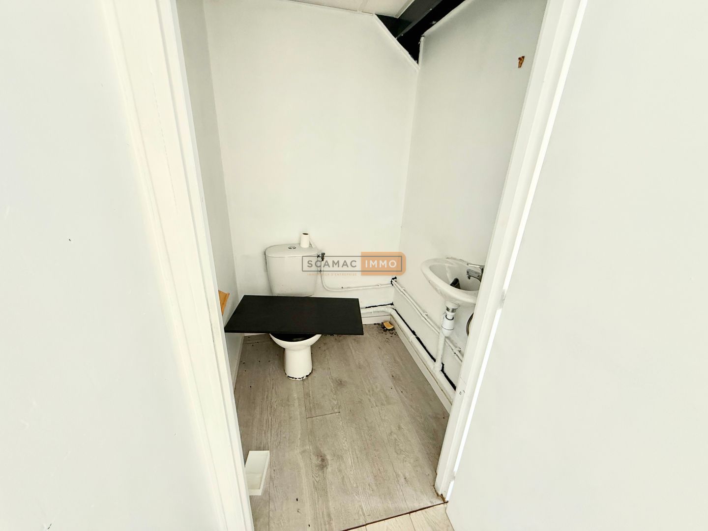 local d'activités de 40m², Puget-sur Argens (Var)