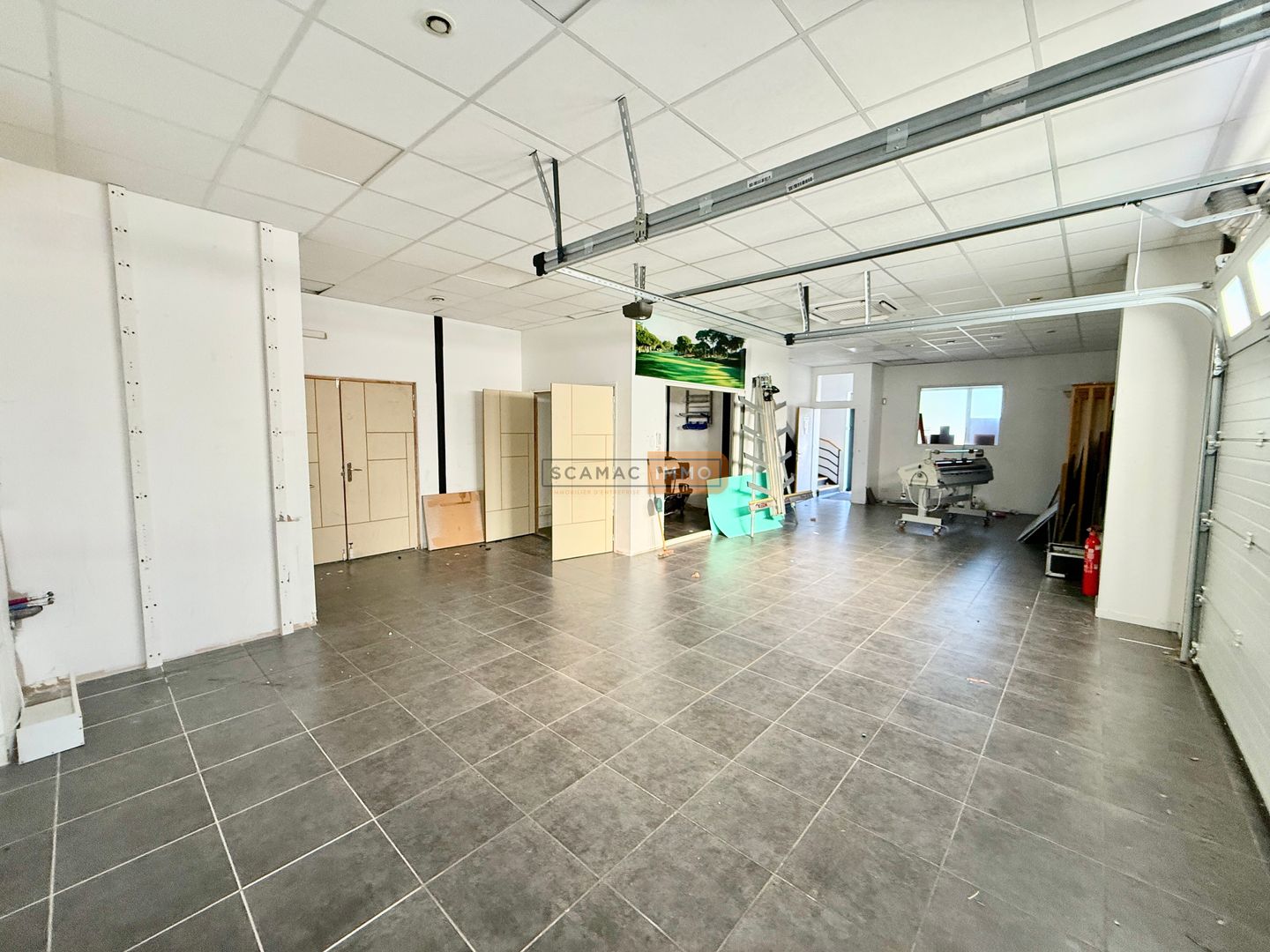 local d'activités de 170m², Puget-sur Argens (Var)