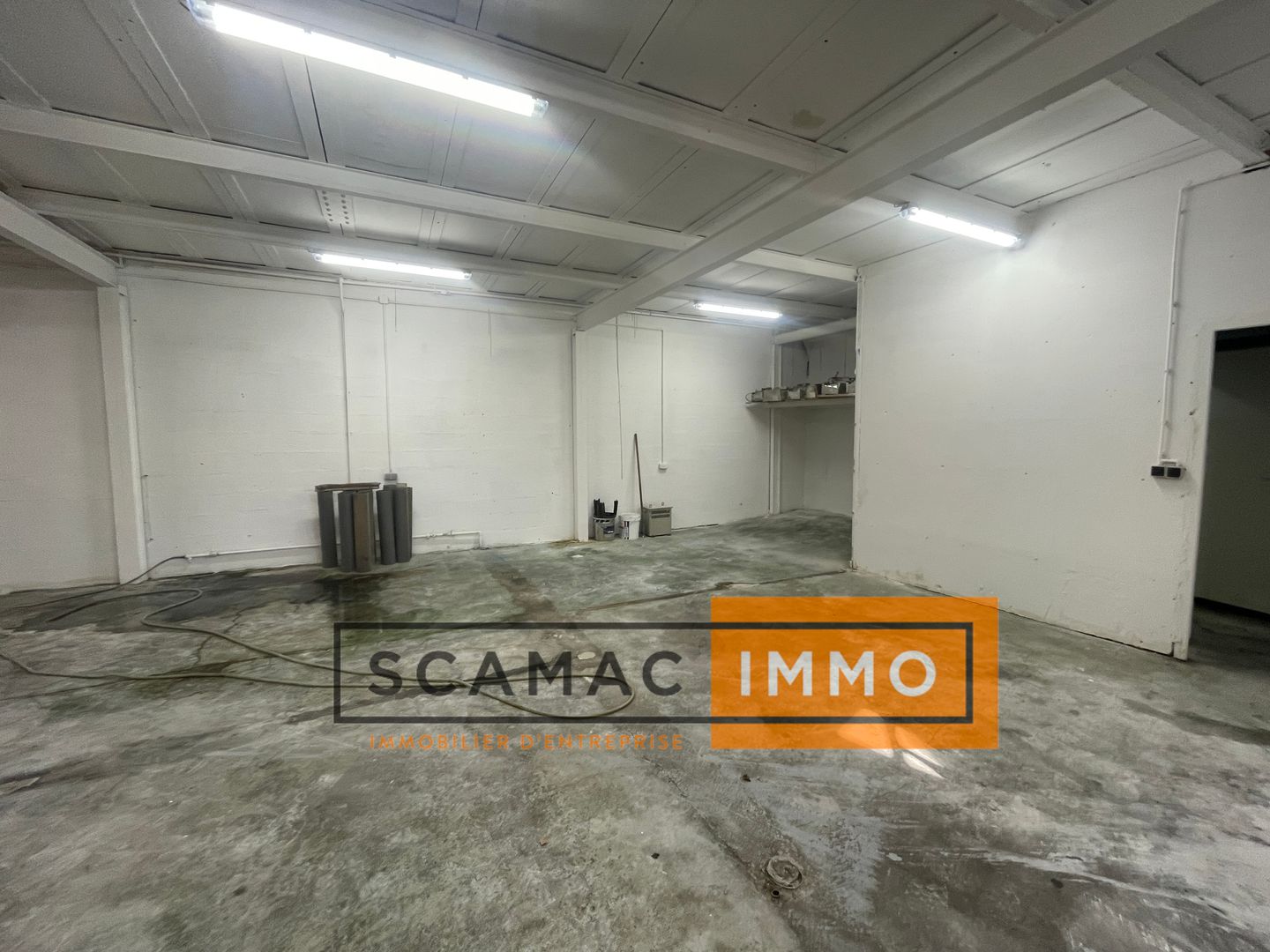 locaux mixtes de 874m², Corbeil-Essonnes (Essonne)