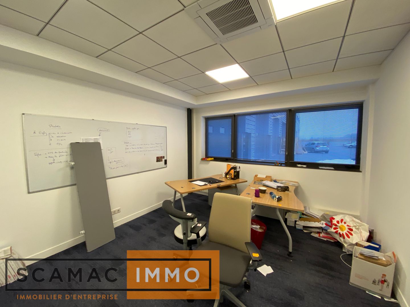 bureau de 64m², Égly (Essonne)