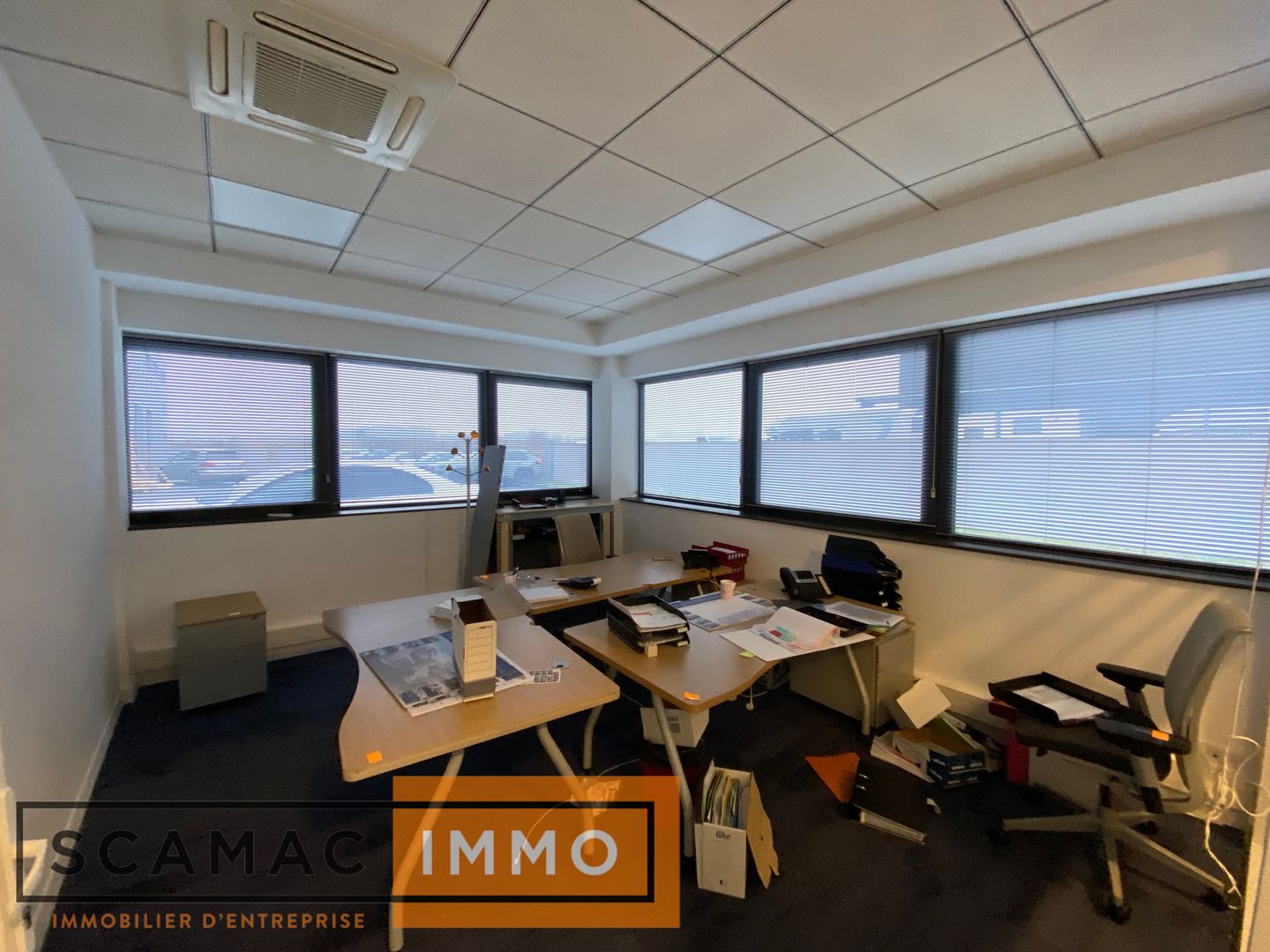 bureau de 64m², Égly (Essonne)