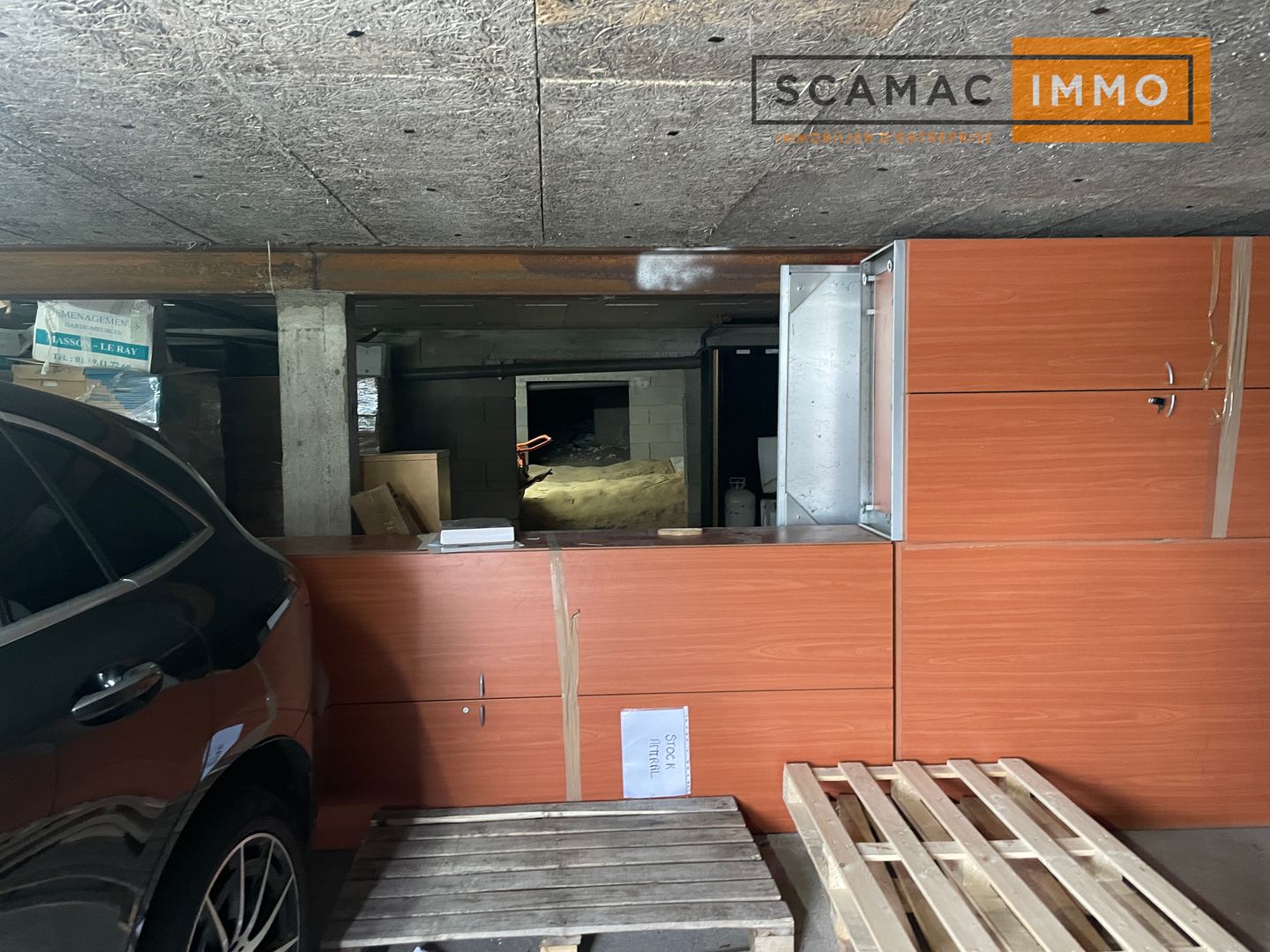 locaux mixtes de 443m², Linas (Essonne)