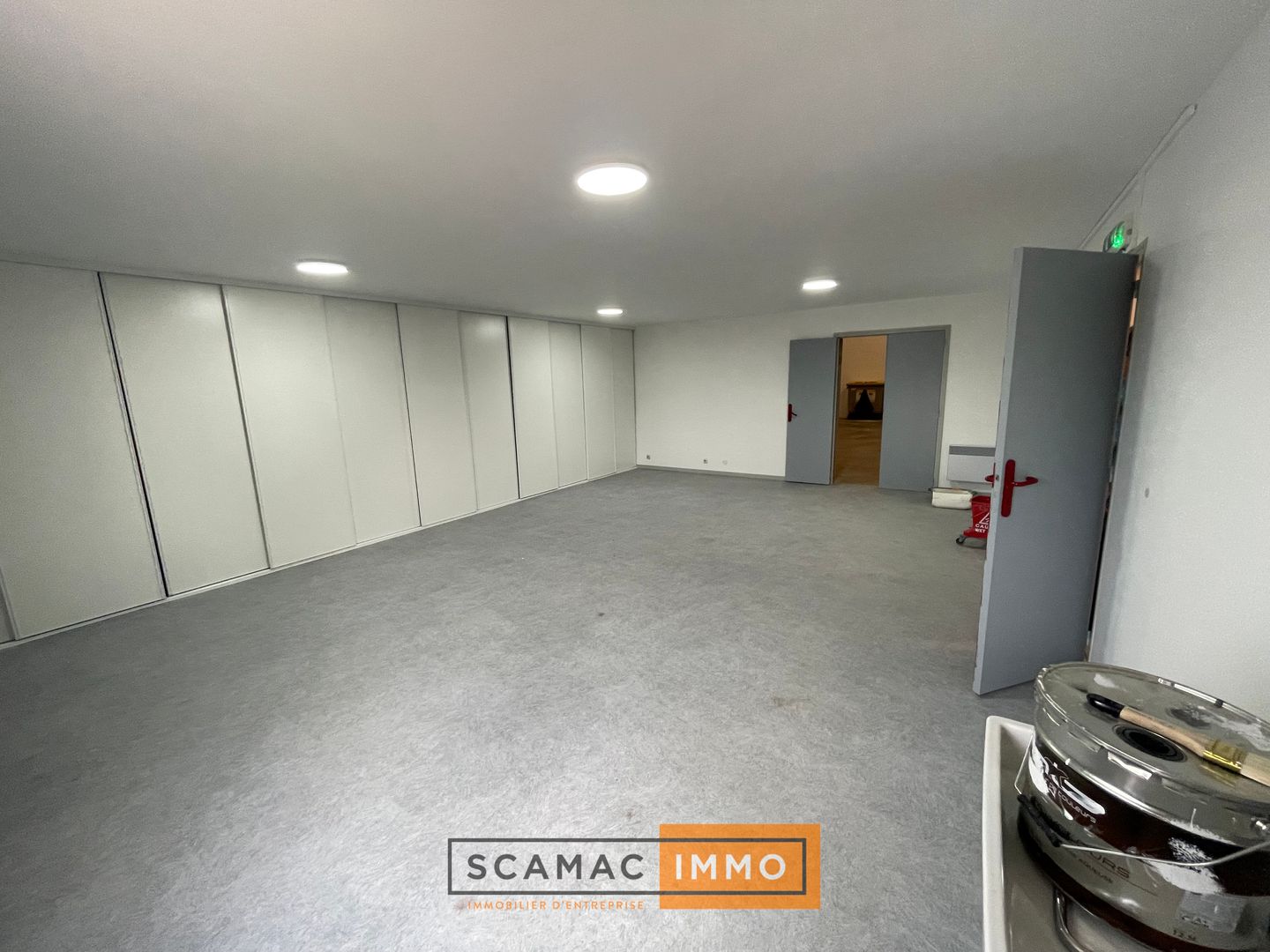 local d'activités de 306m², Les Milles (Bouches-du-Rhône)