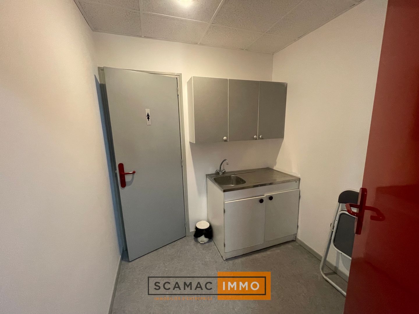 local d'activités de 306m², Les Milles (Bouches-du-Rhône)