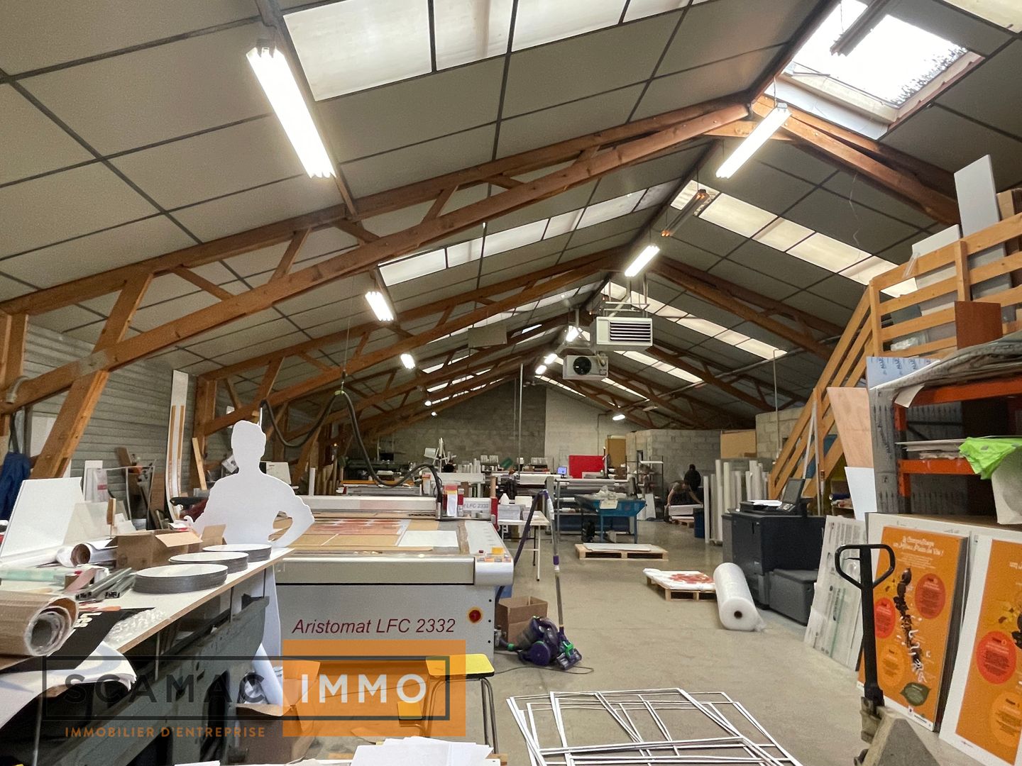 local d'activités de 525m², Savigny-le-Temple (Seine-et-Marne)