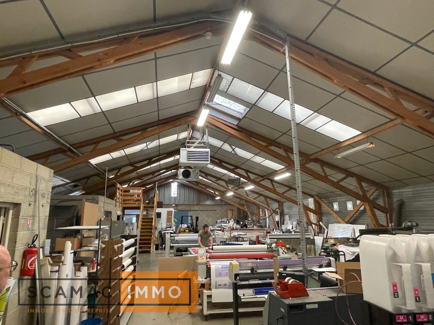 local d'activités de 525m², Savigny-le-Temple (Seine-et-Marne)