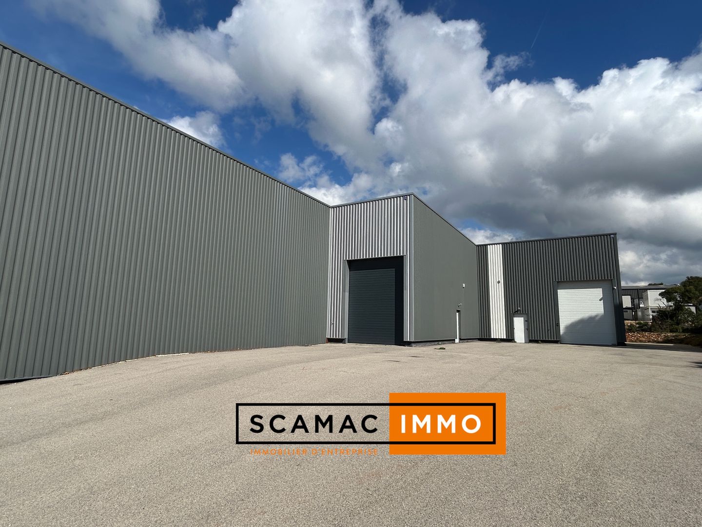entrepôt de 435m², Signes (Var)