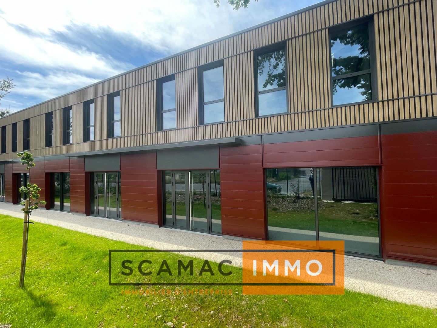 locaux mixtes de 589m², Marcoussis (Essonne)
