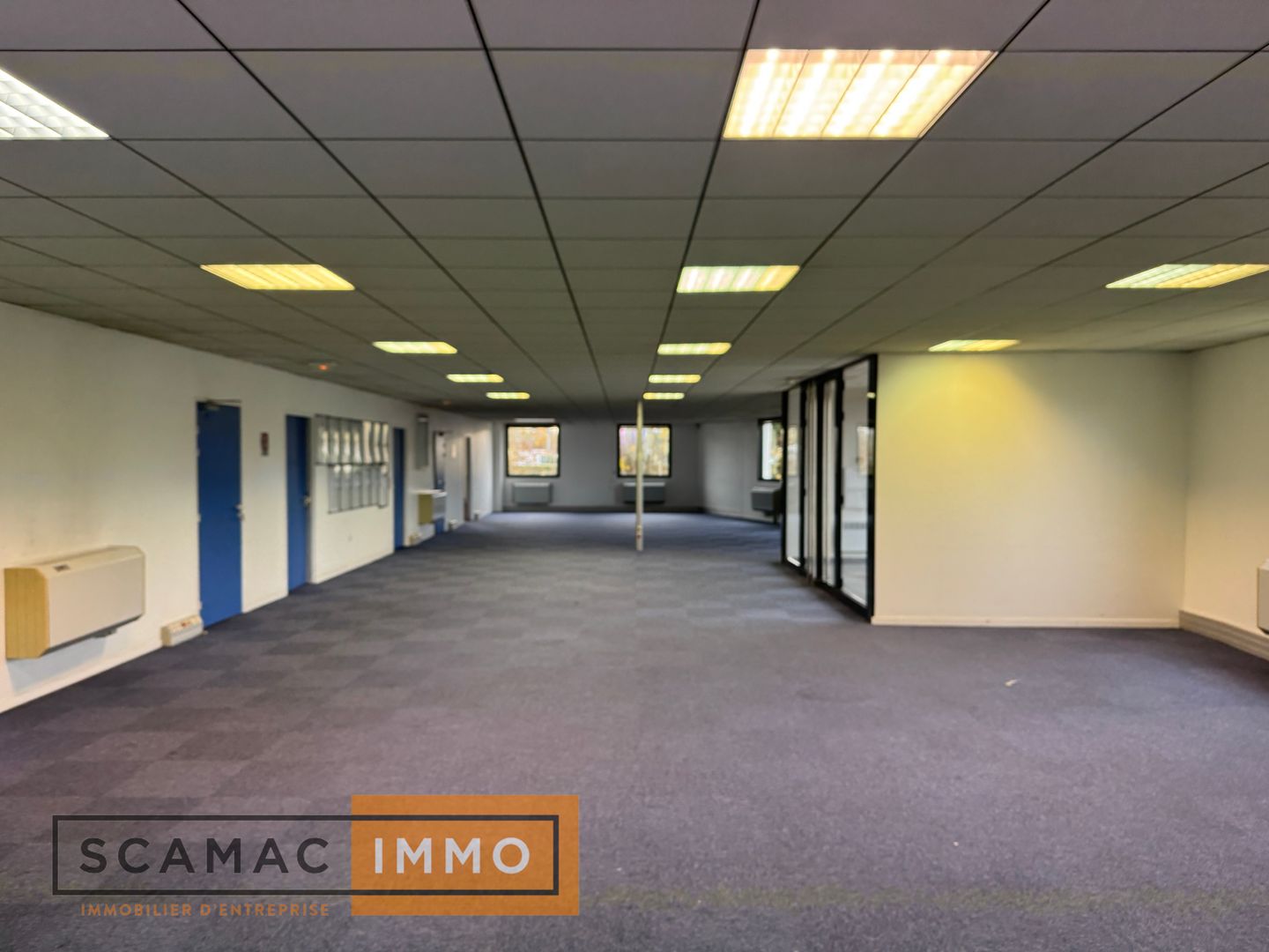 entrepôt de 3&nbsp;167m², Lisses (Essonne)