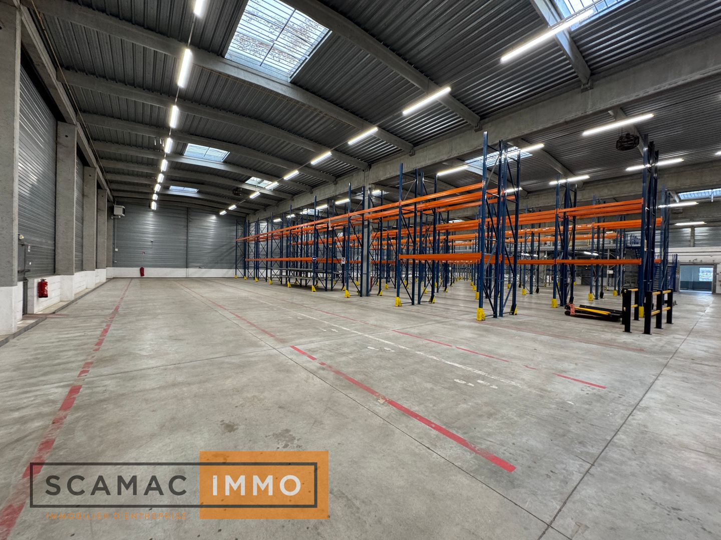 entrepôt de 3&nbsp;167m², Lisses (Essonne)