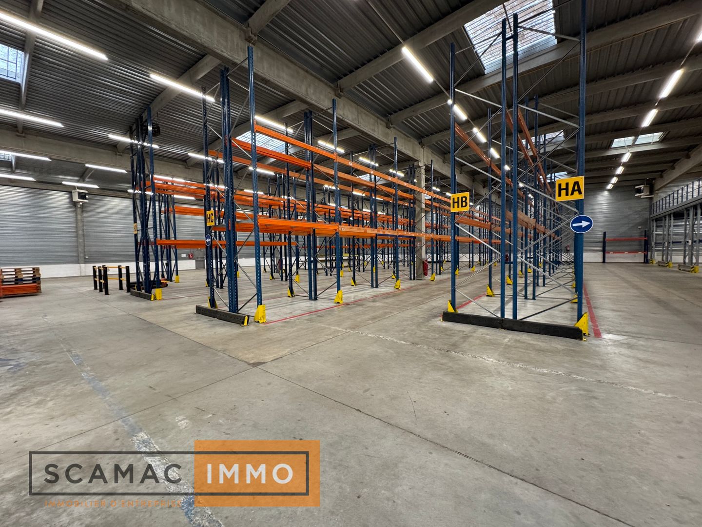 entrepôt de 3&nbsp;167m², Lisses (Essonne)