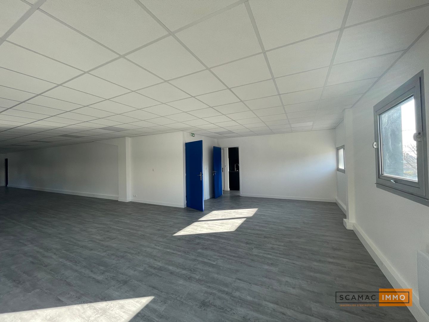 entrepôt de 376m², Orly (Val-de-Marne)