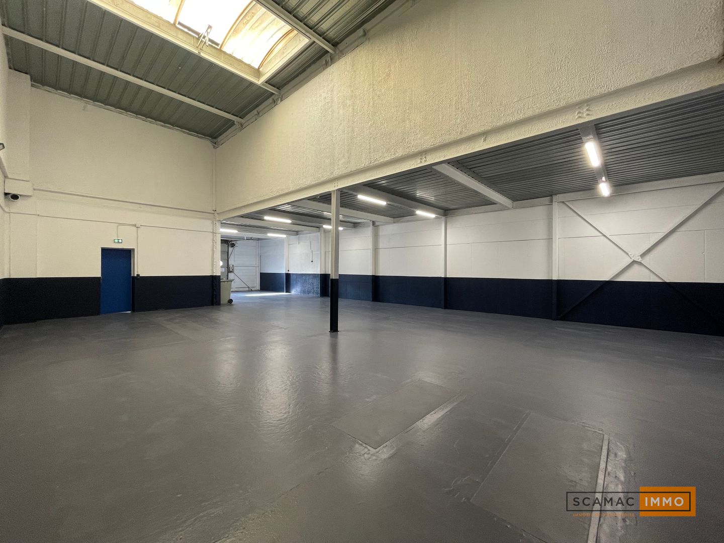 entrepôt de 376m², Orly (Val-de-Marne)