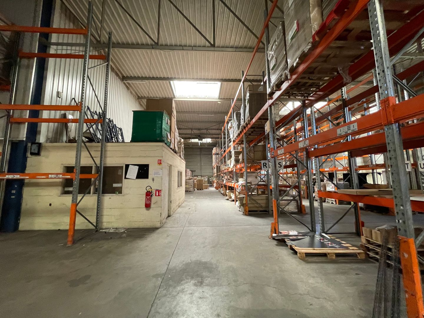 local d'activités de 3&nbsp;700m², Torcy (Seine-et-Marne)