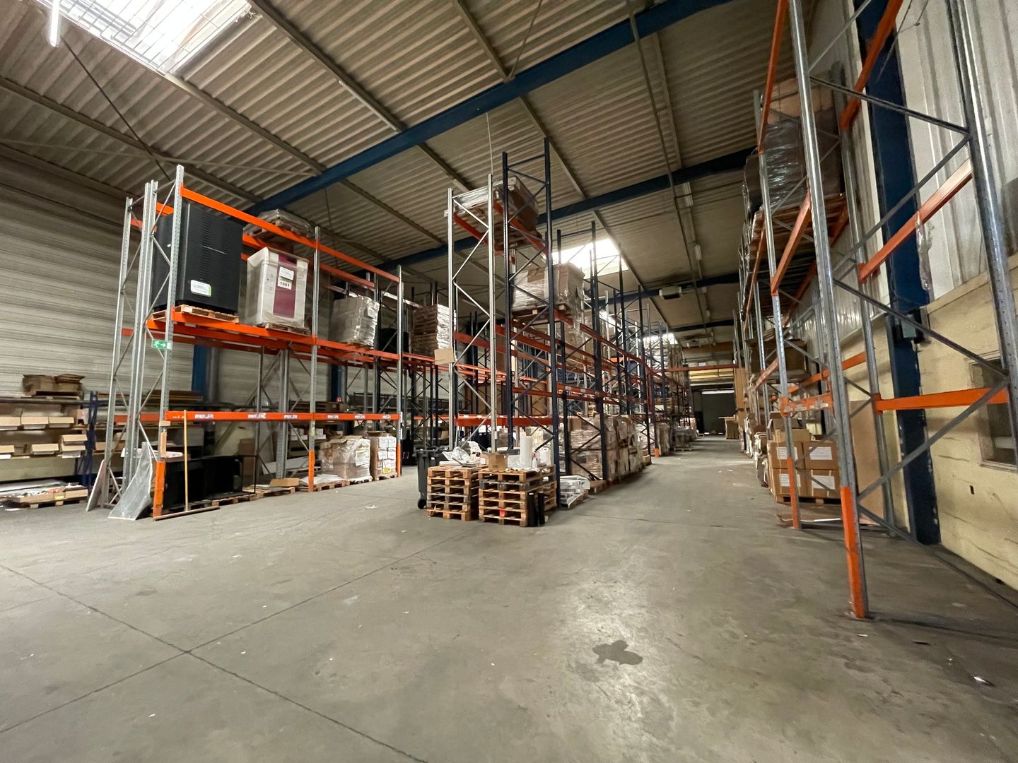 local d'activités de 3&nbsp;700m², Torcy (Seine-et-Marne)