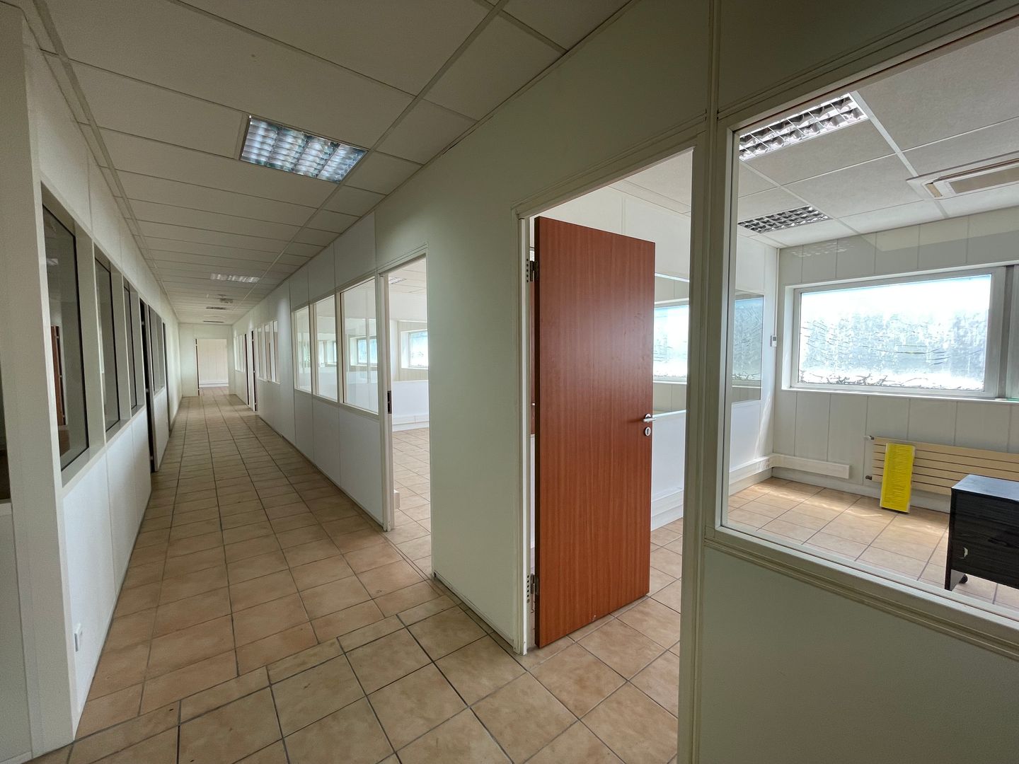 local d'activités de 3&nbsp;700m², Torcy (Seine-et-Marne)